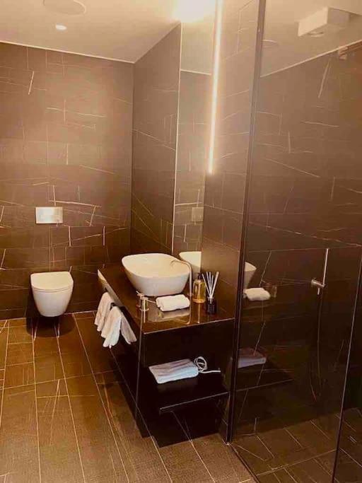 Large 3 Bed 3 Bathrooms Penthouse With Terrace And City Views In London Exterior photo